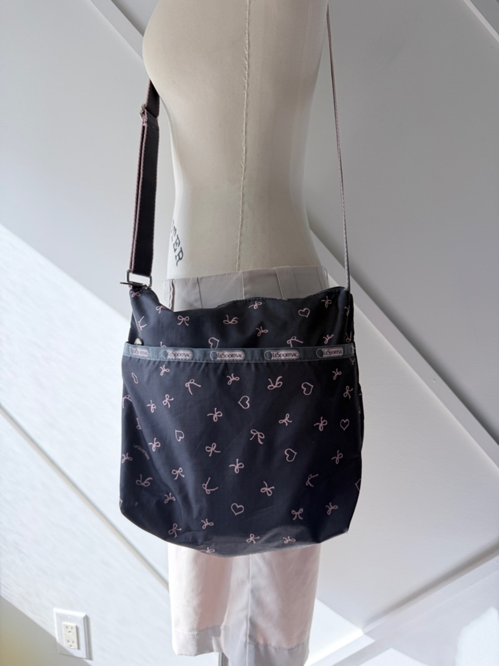 LeSportSac Grey Crossbody Bag Pink Bow Heart Print Nylon Lightweight Travel